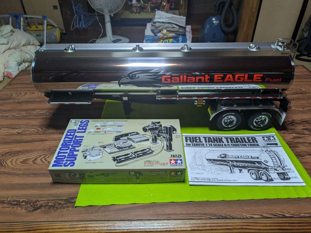 タミヤ　1/14　RC トレーラー用 フューエルタンク　　オートサポートレッグ付