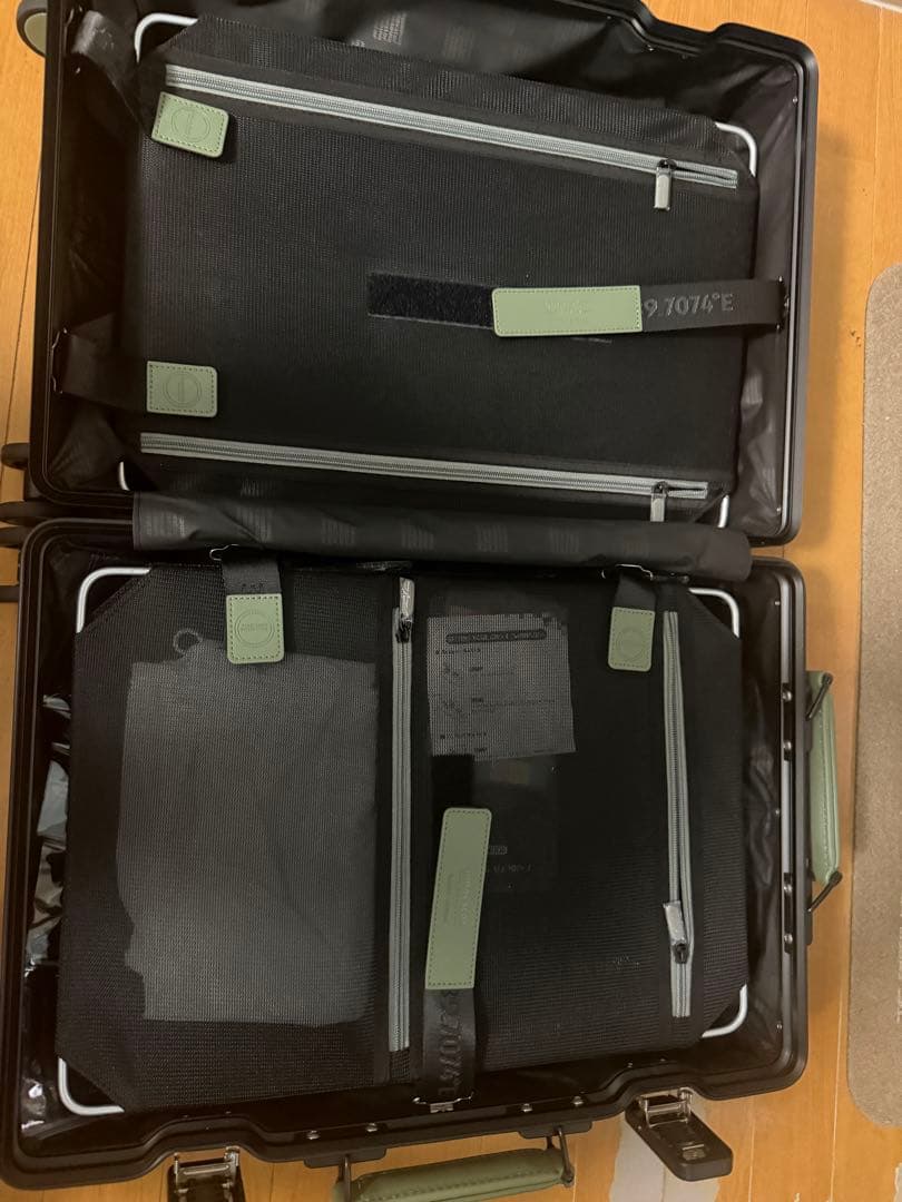 イノベーター　アルミ　ブラック　限定　36L 機内持ち込み可　キャリーケース