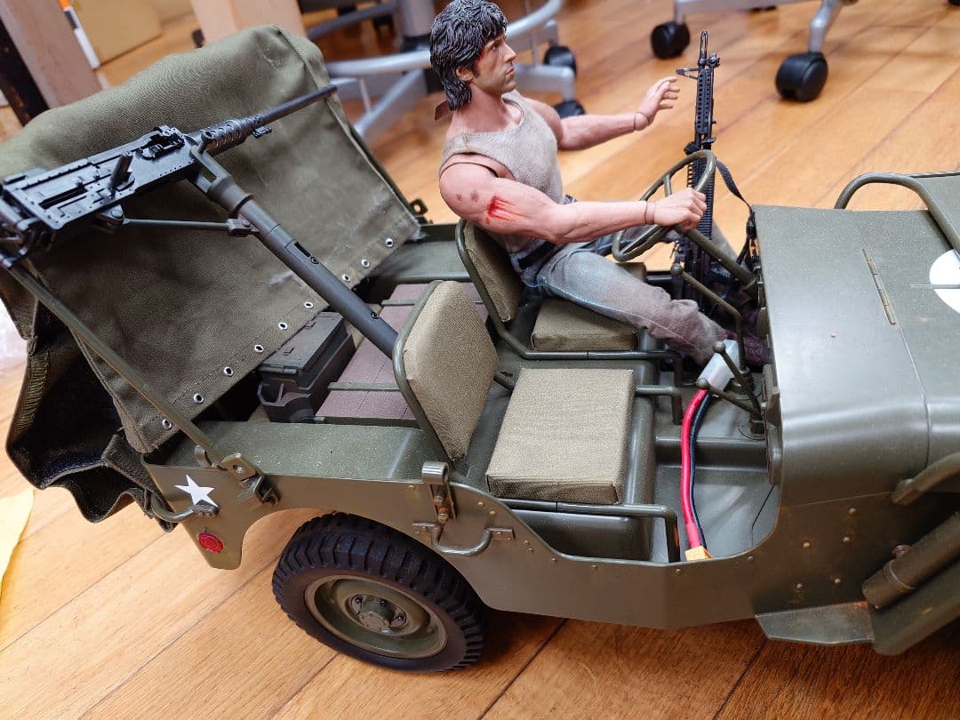 ジープ アクションフィギュア付き