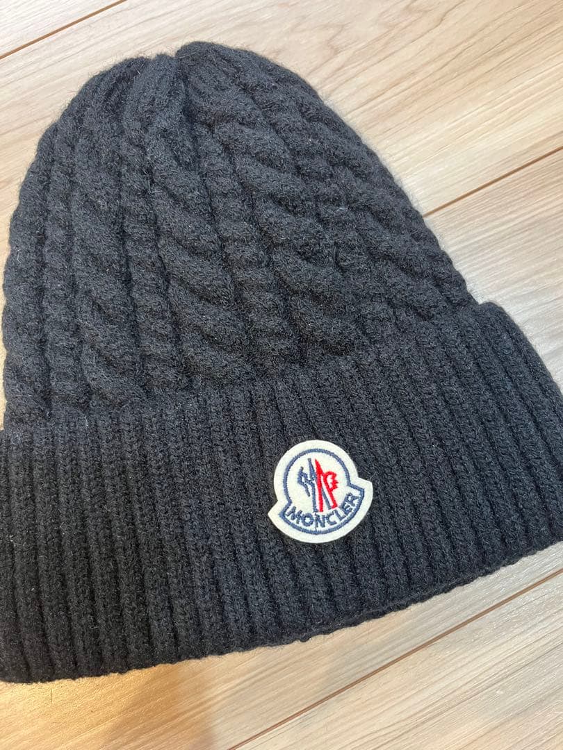 MONCLER ブラック ニット帽 ケーブル編み