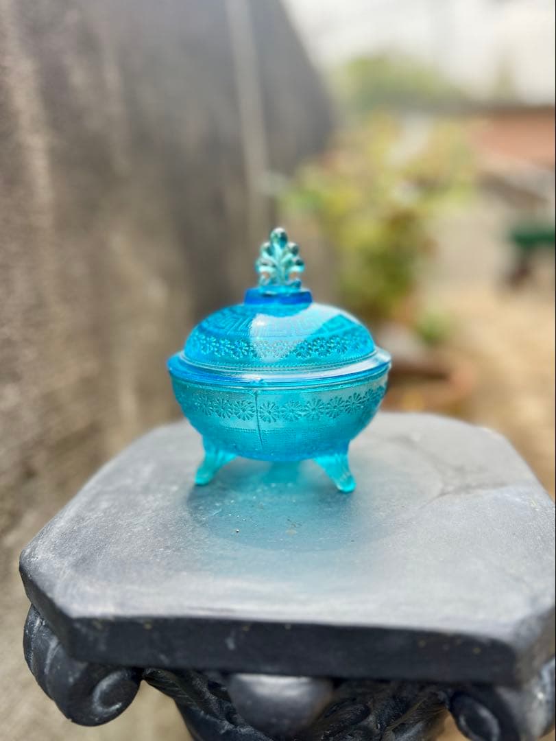 型ガラス蓋物　菓子器　キャンディポット　ボンボニエール　ウランガラス　大正ロマン