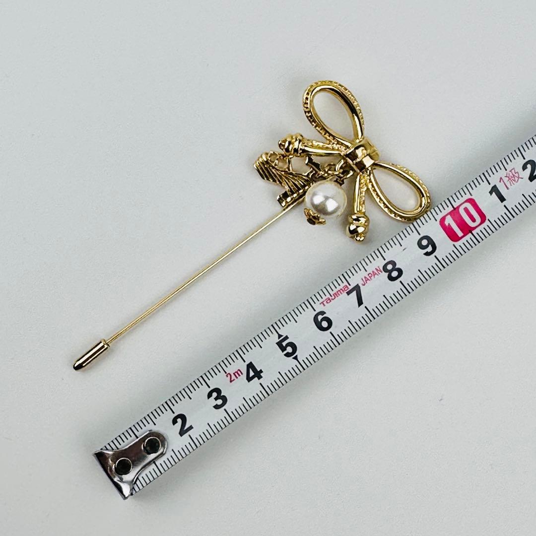 美品　フェラガモ　ゴールドブローチ　ピンブローチ　コサージュ　アクセサリー　ロゴ