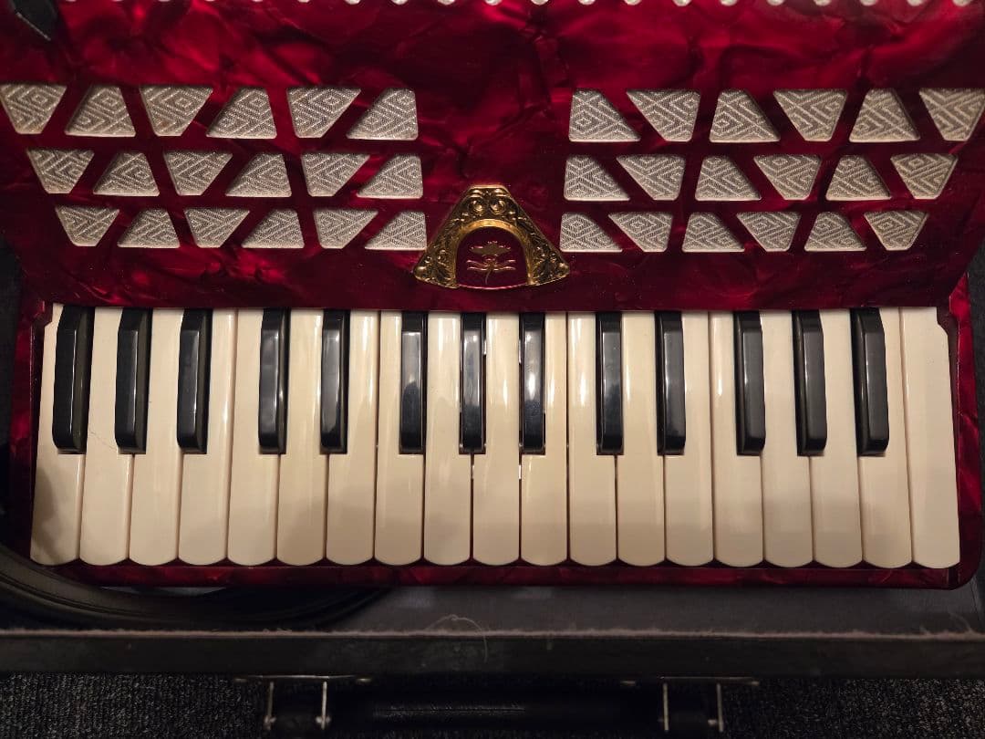 TOMBO アコーディオン T32N レッド 純正ハードケース付き