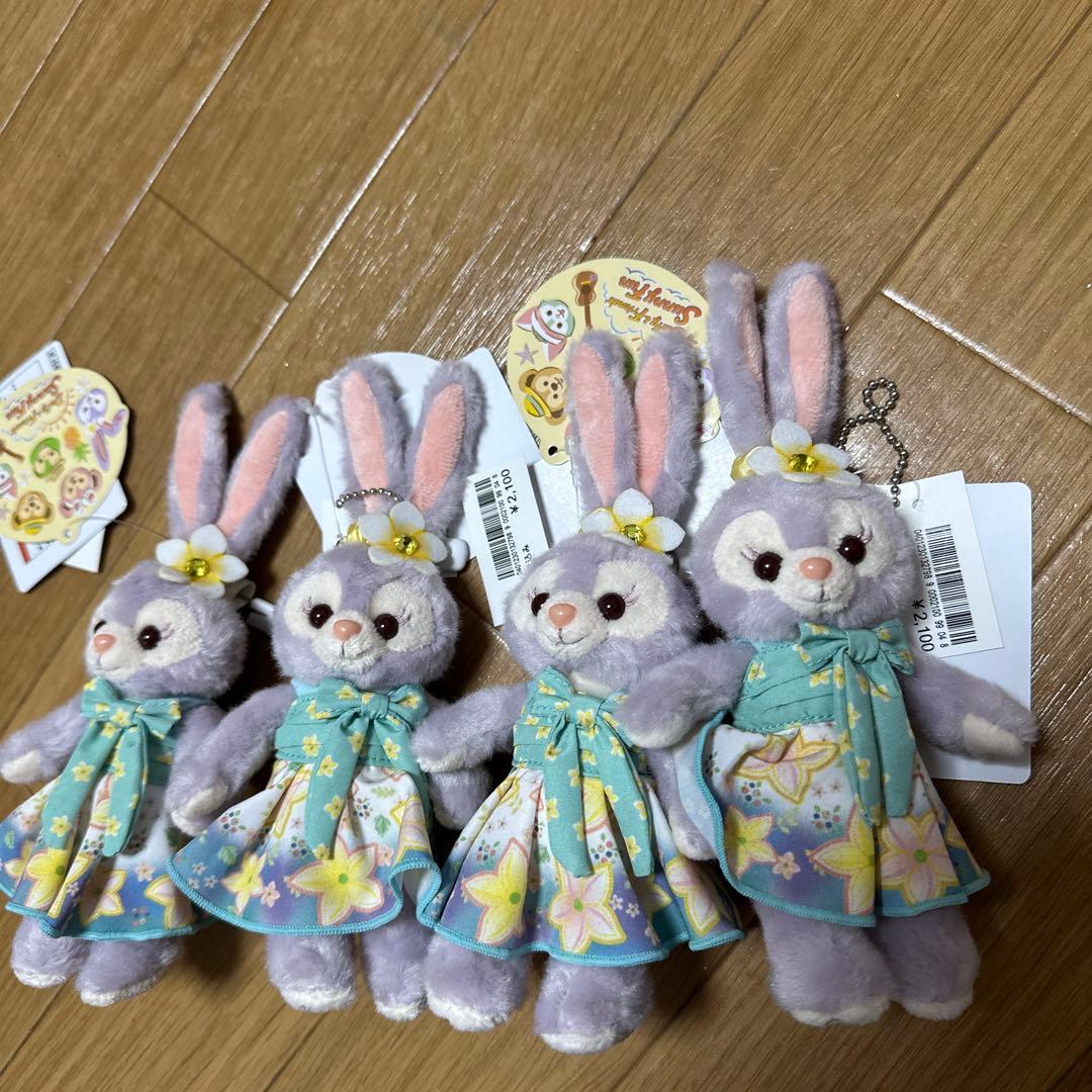 【新品•タグ付き】ダッフィフレンズ　ぬいぐるみバッチ•ぬいぐるみストラップセット