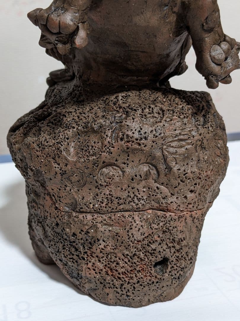 ♦沖縄 やちむん シーサー 足跳ね上げ香炉 魔除け 縁起物 置物飾り 骨董品