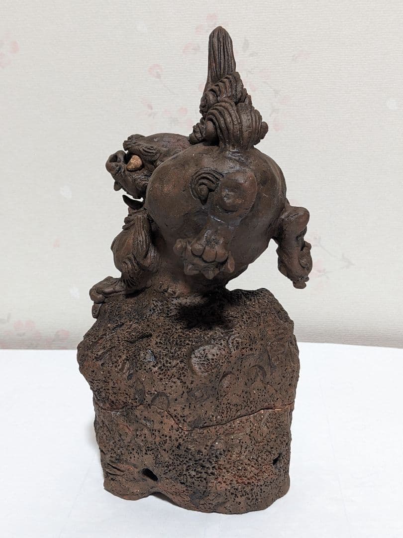 ♦沖縄 やちむん シーサー 足跳ね上げ香炉 魔除け 縁起物 置物飾り 骨董品