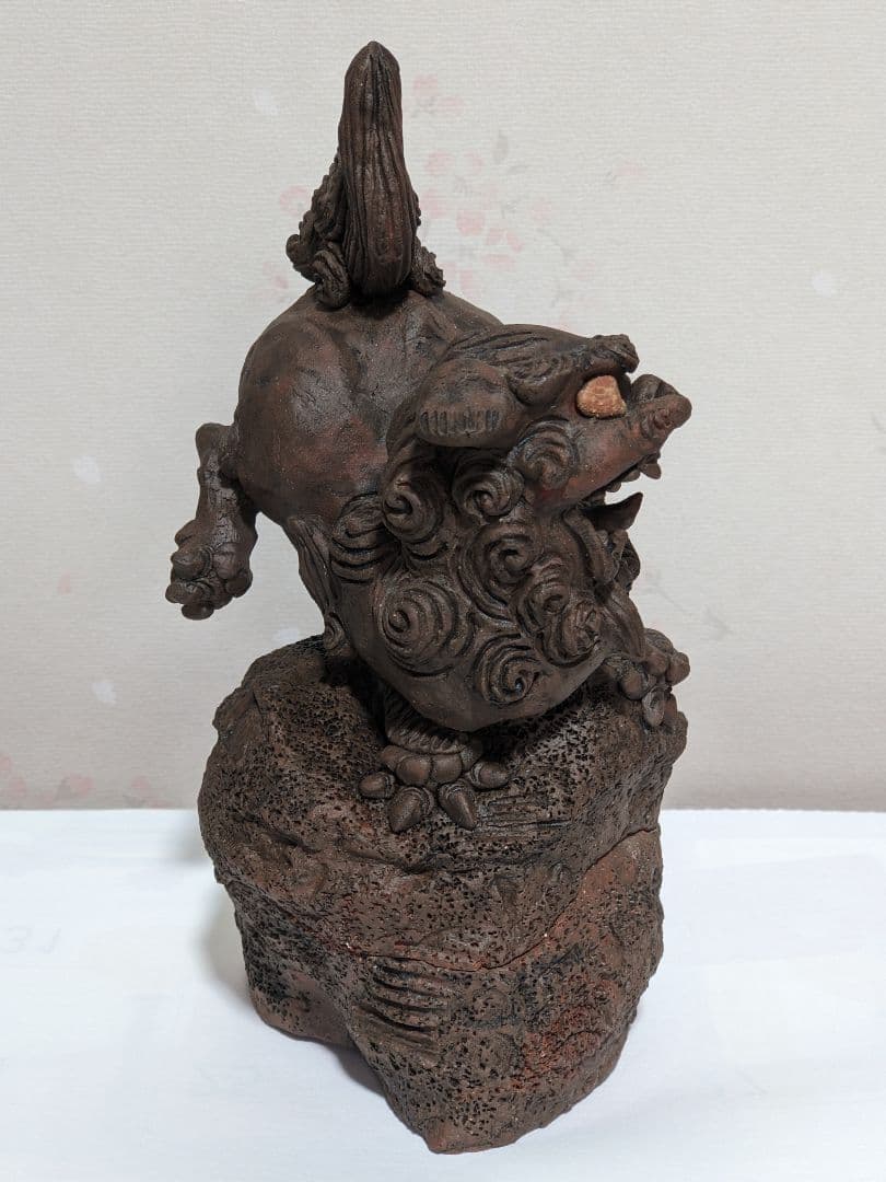 ♦沖縄 やちむん シーサー 足跳ね上げ香炉 魔除け 縁起物 置物飾り 骨董品