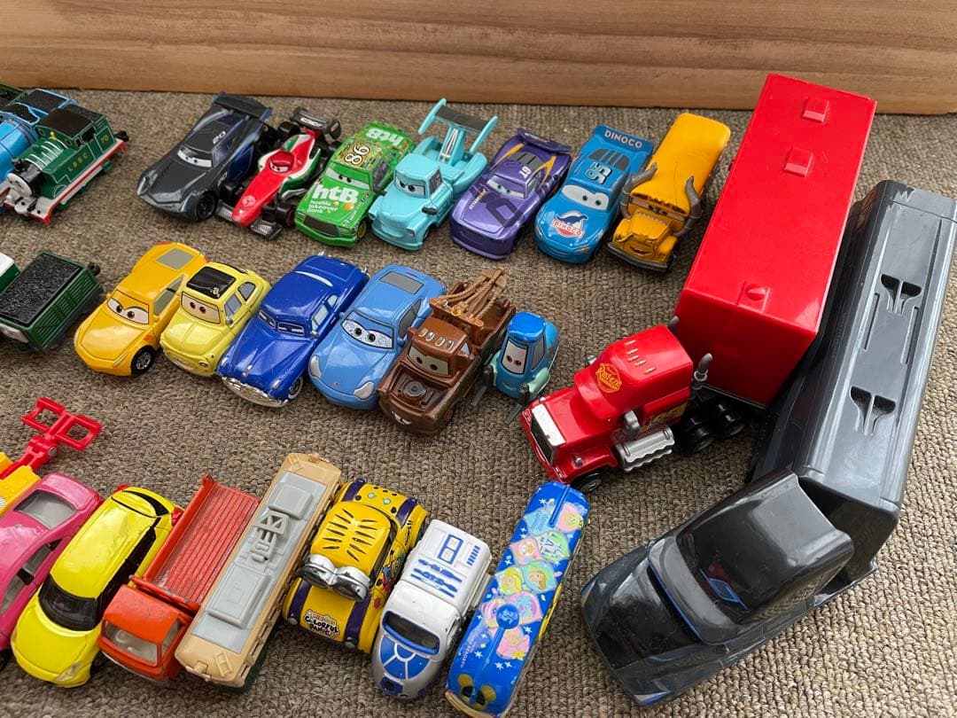 トミカ　まとめ　大量　約80台　カーズ　トーマス他