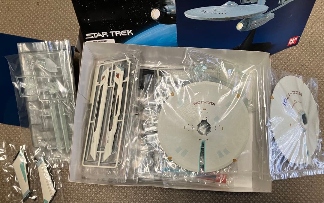 1/850 スケール U.S.S. ENTERPRISE NCC-1701