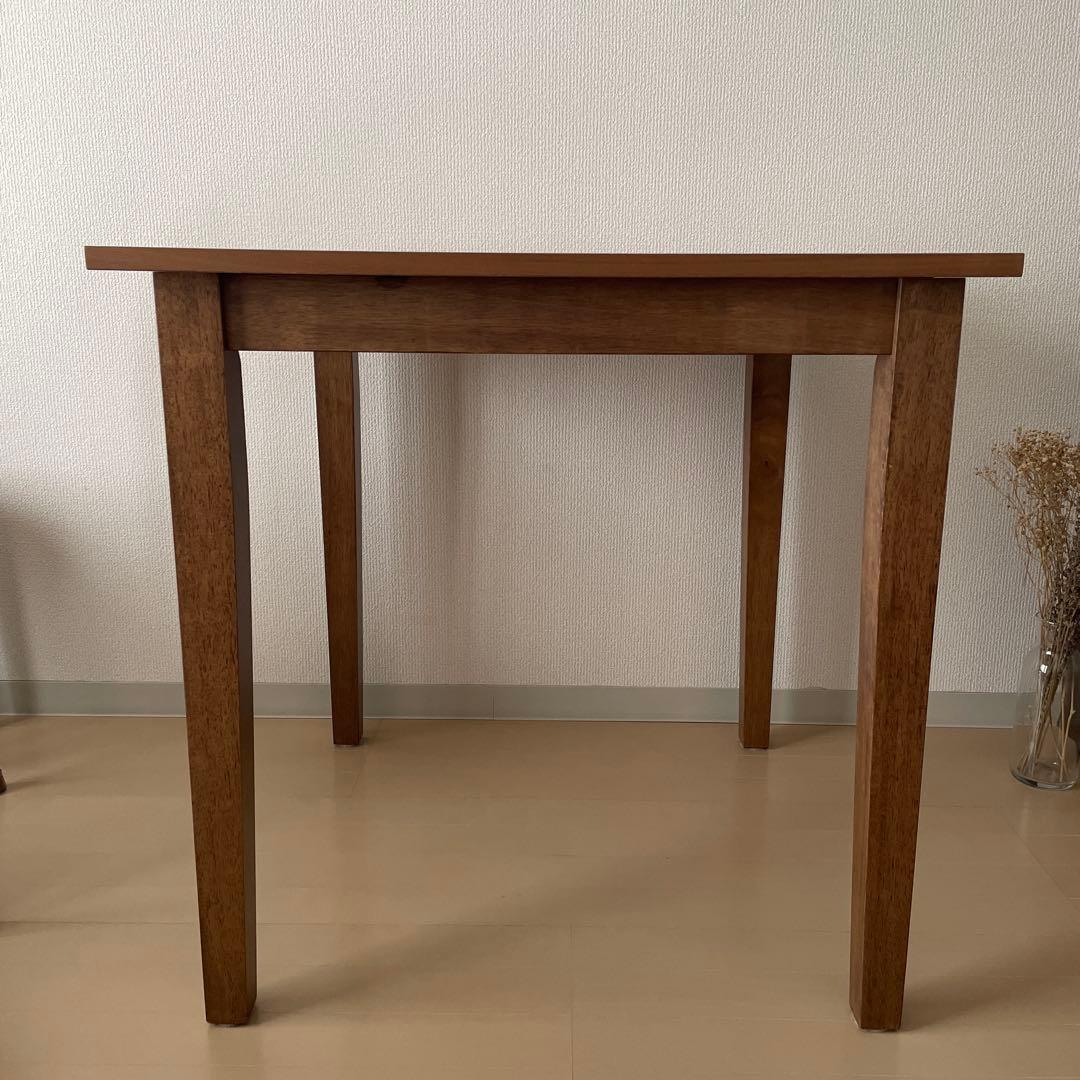 ブラウン無垢材風ダイニングテーブル