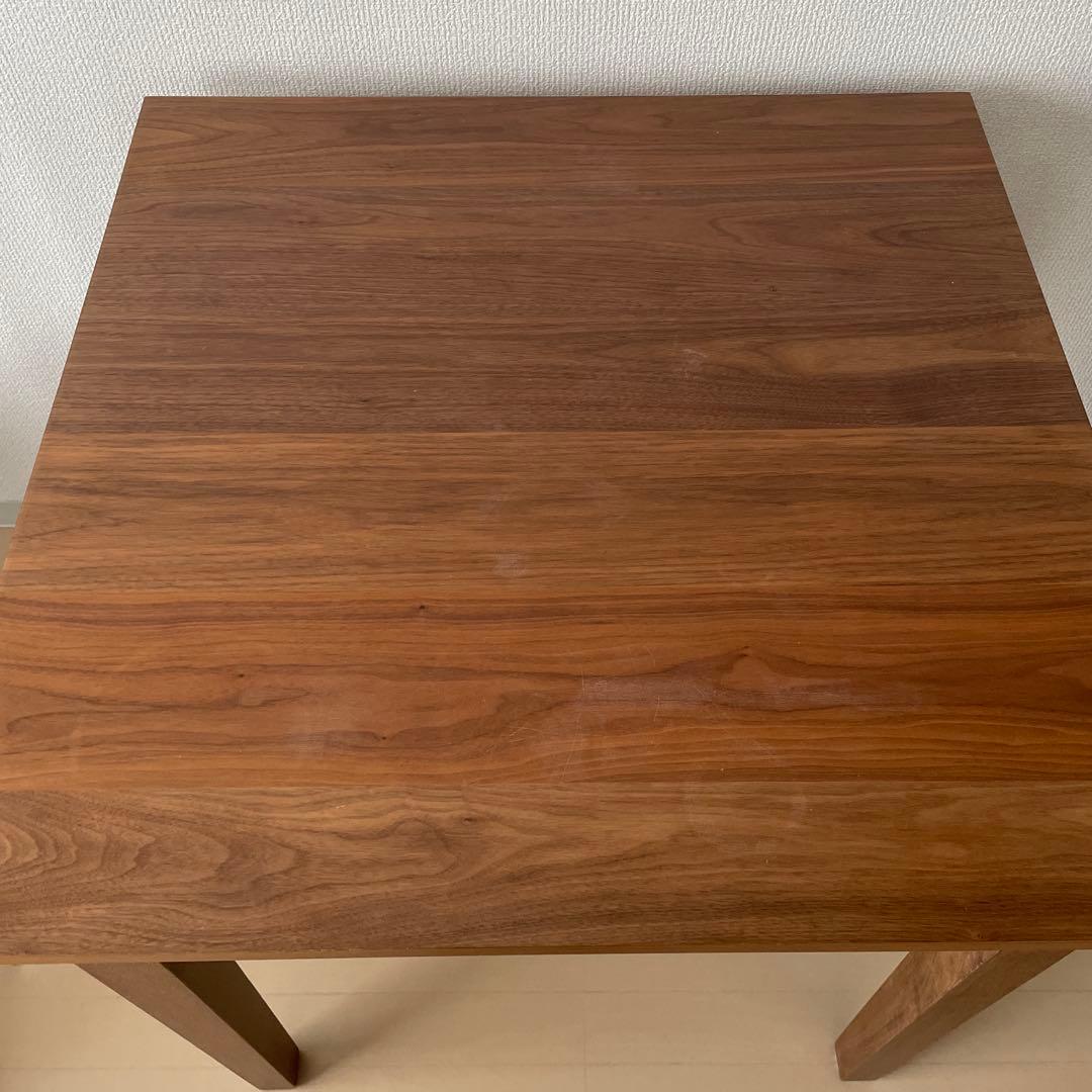 ブラウン無垢材風ダイニングテーブル