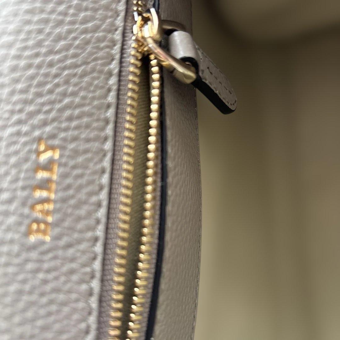 BALLY 新品　ハンドバッグ