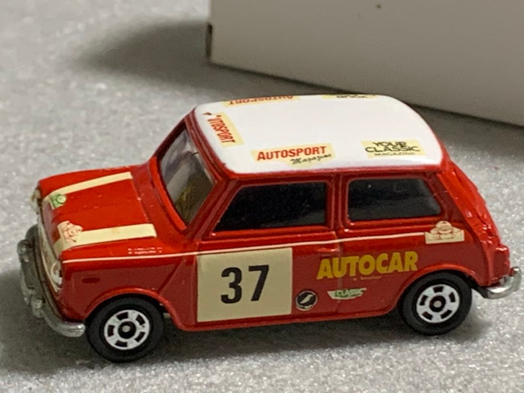 トミカ ミニクーパー トラフィック AUTOCAR ゼッケン37