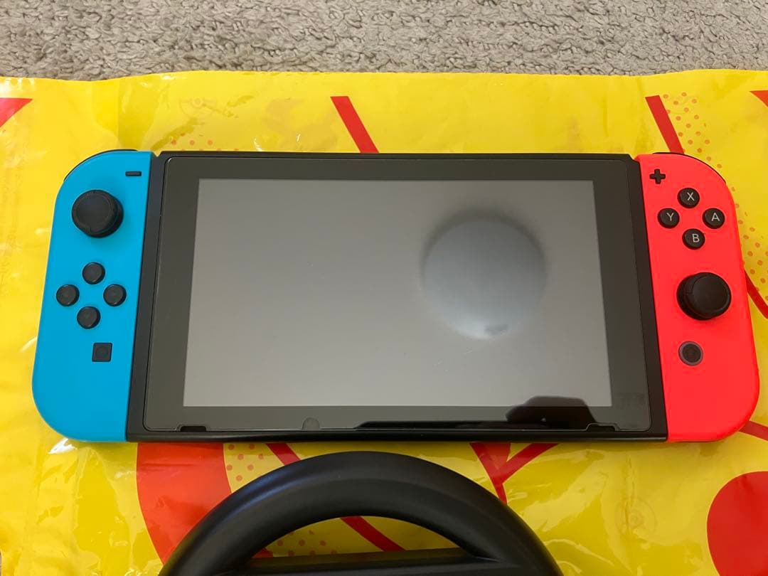 任天堂Switch、ドッグ、HDMIケーブル、電源ケーブル、マリカコントローラー