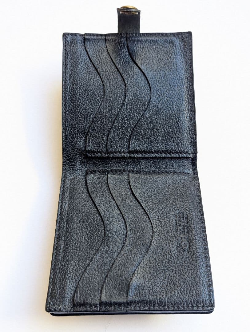 イルビゾンテ スクエアウォレット ブラック 美品 シボ加工 男女兼用
