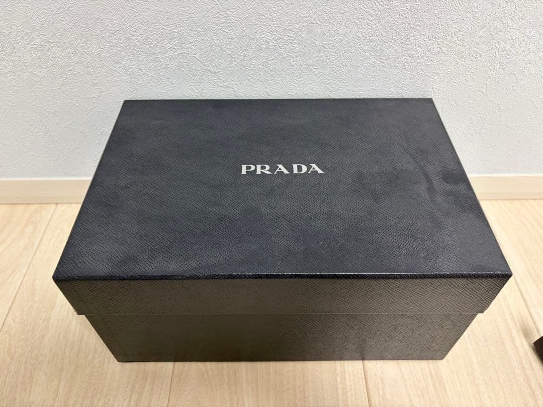 首*旭様 PRADA ブラックキャップ ウール素材