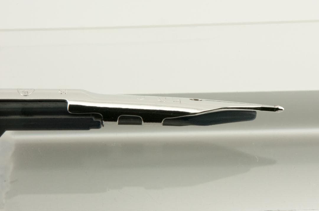 【希少　美品】PILOT（パイロット）　キャップレス　限定品　ネットブラック