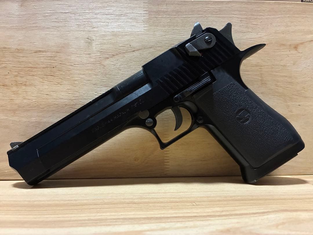 東京マルイvz61 スコーピオン　固定ガスガン デザートイーグル　2丁セット