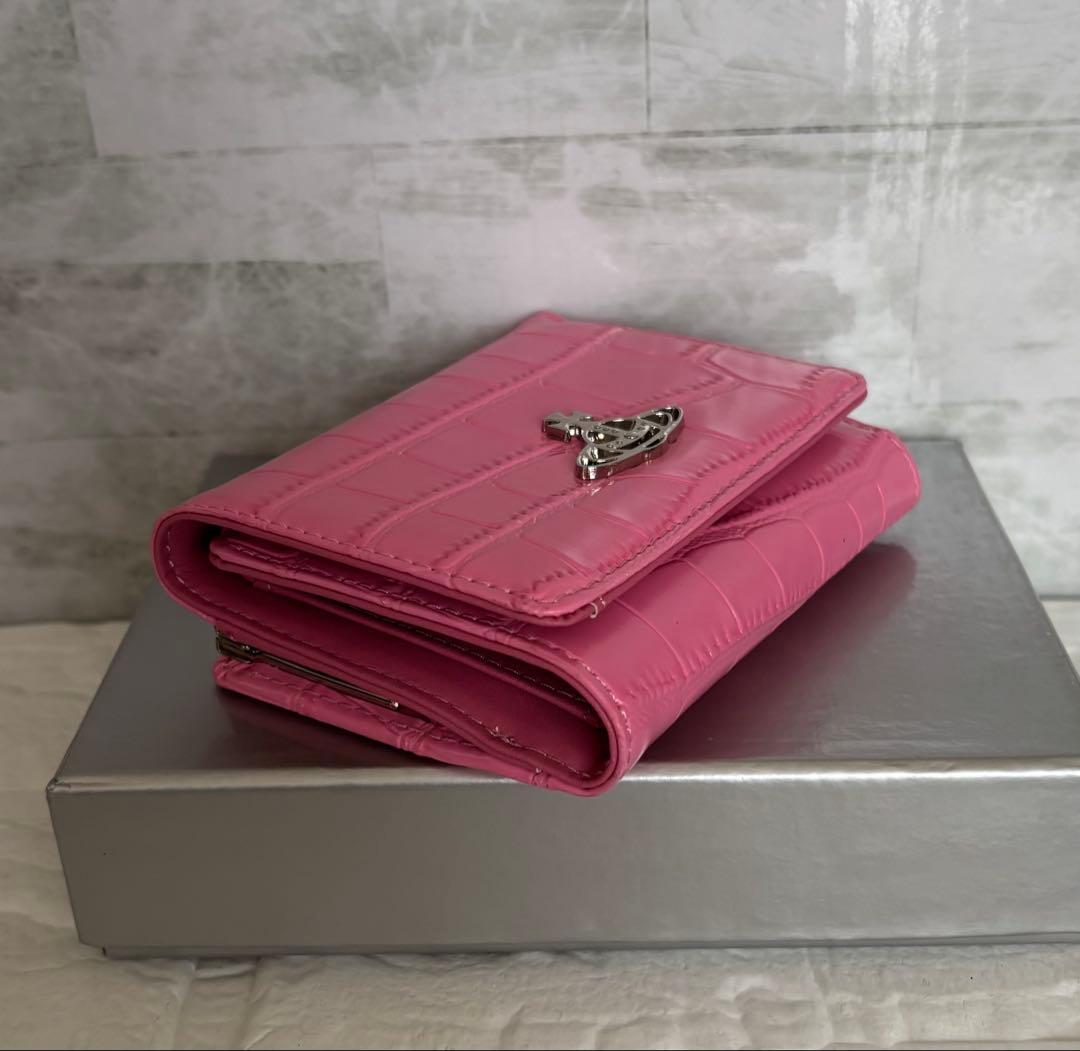 大人気　ヴィヴィアンウエストウッド コンパクトウォレット　可愛らしいピンク