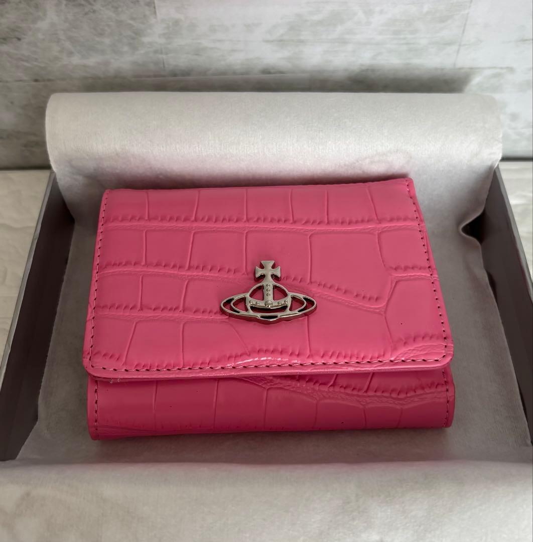 大人気　ヴィヴィアンウエストウッド コンパクトウォレット　可愛らしいピンク
