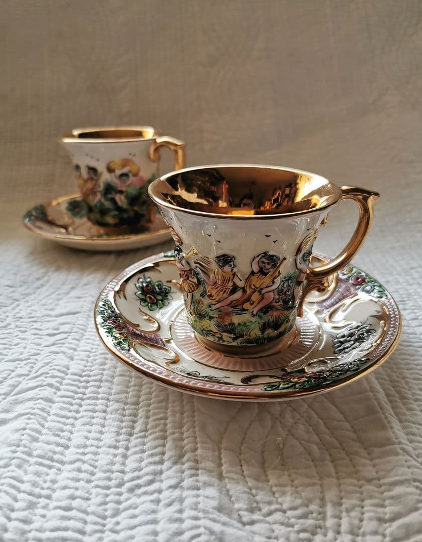 アンティーク カポディモンティ 天使＆子供ティーカップ１客① ハンドペイント手描