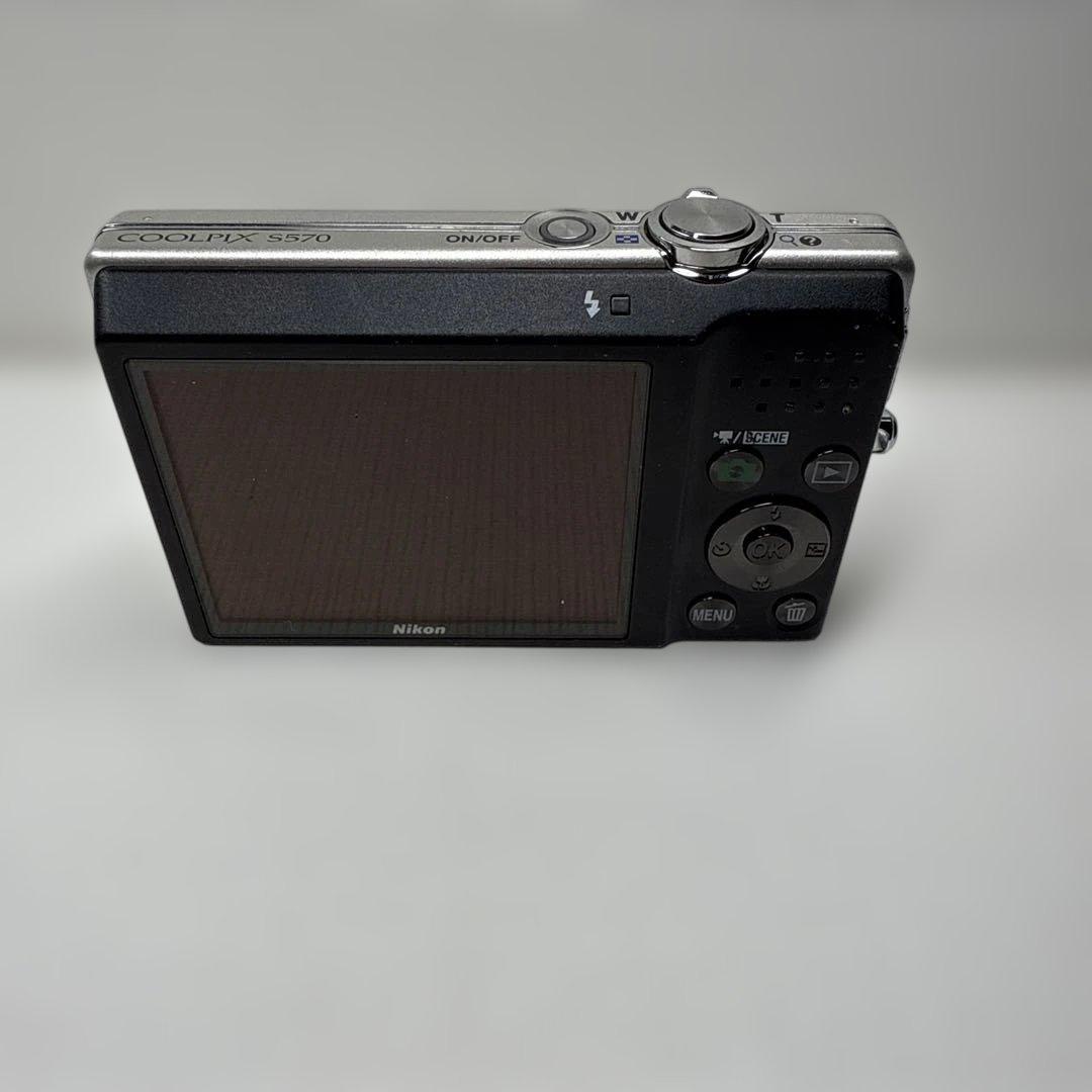 Nikon COOLPIX S570 コンパクトデジタルカメラ