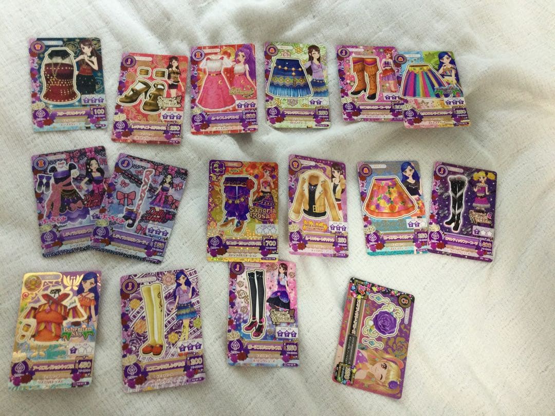 アイカツカード（旧アイカツ、アイカツスターズなど）まとめ売り　100枚以上