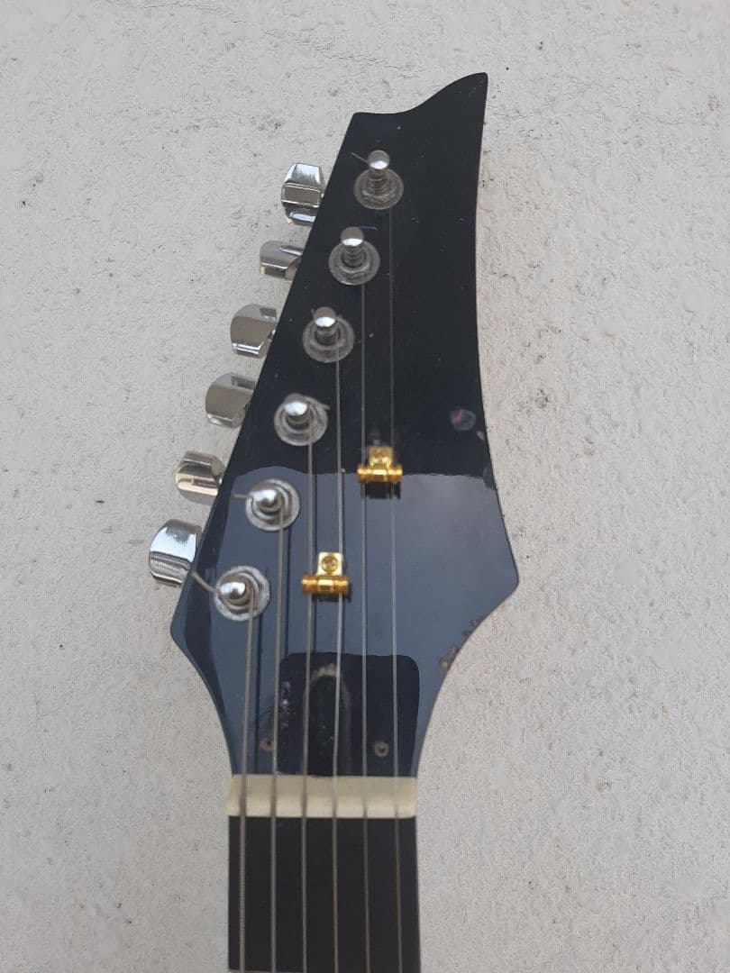 ＤＩＹストラトタイプギター24フレットSSHフロイドローズトレモロユニット搭載