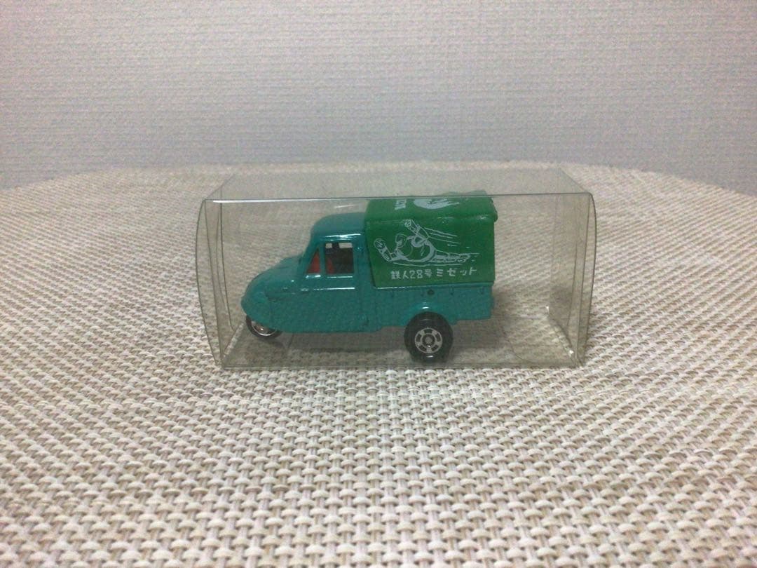 トミカ　ダイハツミゼット　鉄人28号