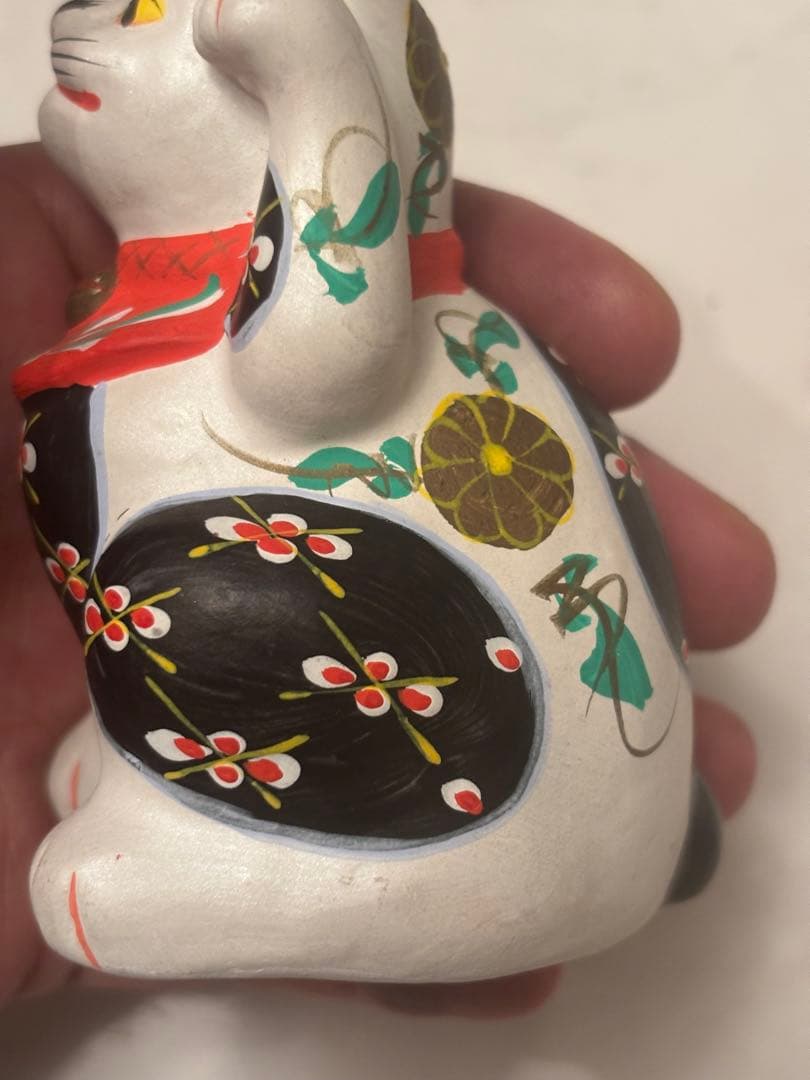 ヴィンテージ仙台堤人形　品格のあるお顔と色鮮やかな色彩が芸術的な招く招き猫