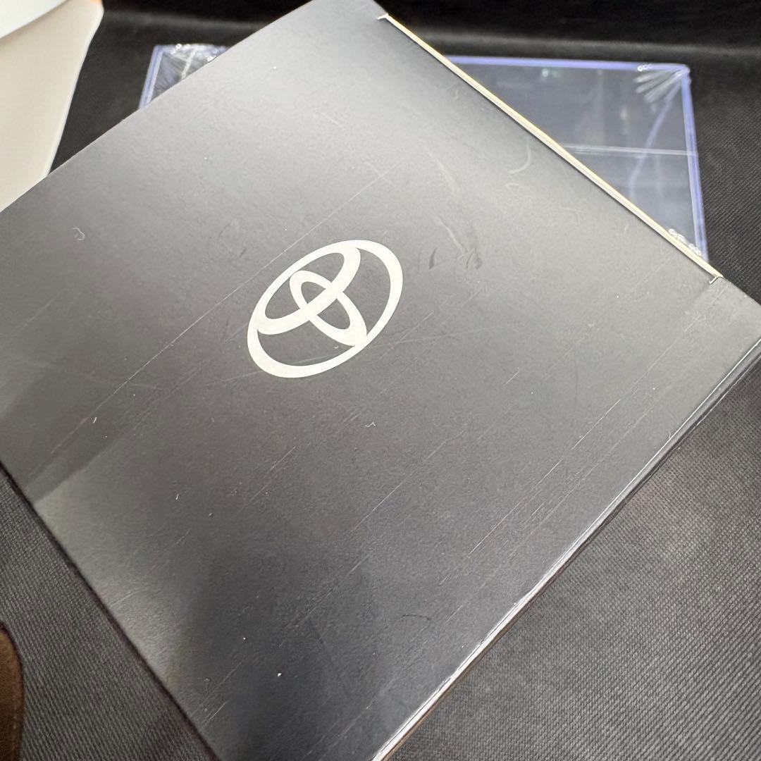 トヨタ VOXY 90系ブラック 未開封ミニカー 1/30 非売品 新品未開封