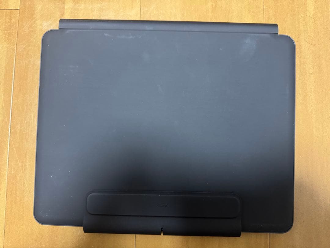 ESR iPad Air 13インチ用キーボード付きケース