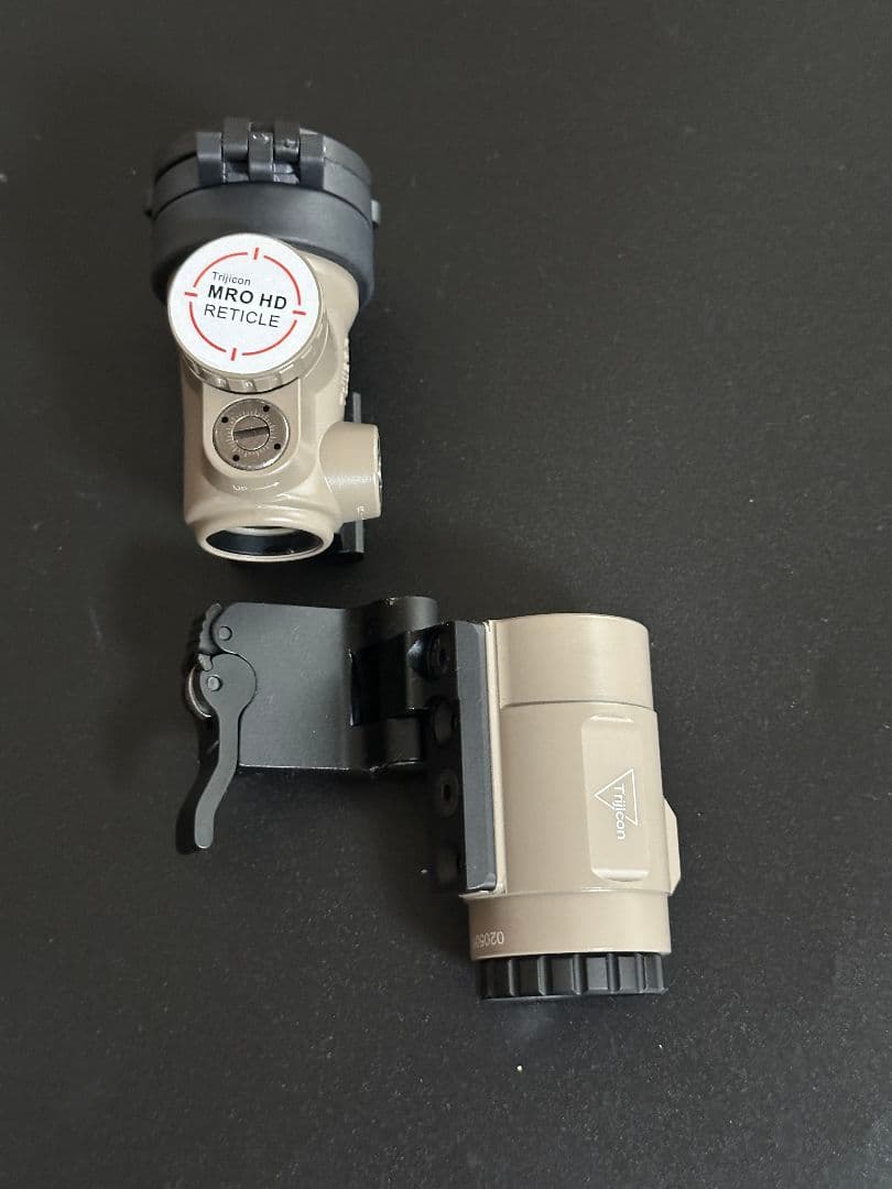 [週末セール]Trijicon MRO HD サイトとマグニフファイア タン色