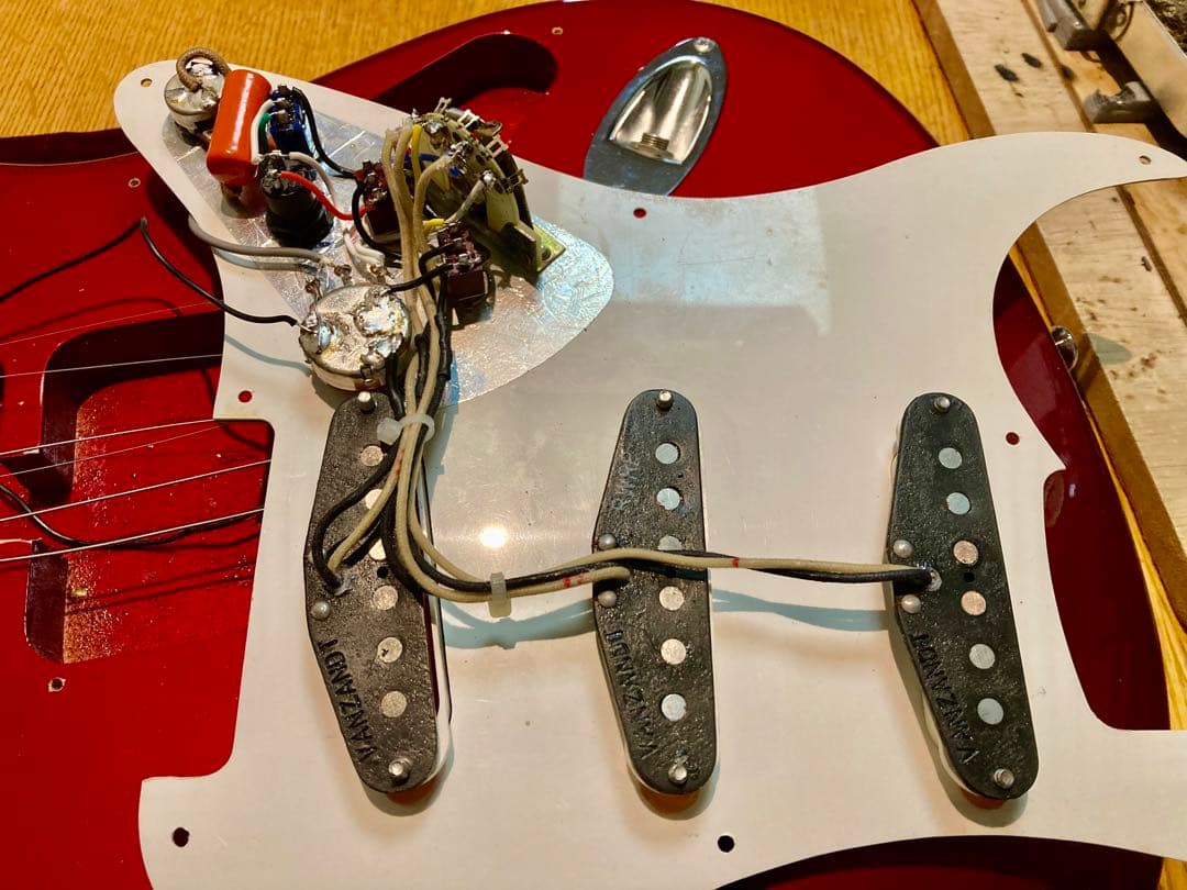 ☆ 最終値下決断☆部品交換、リニューアル貴方だけの一本　FERNANDES ST