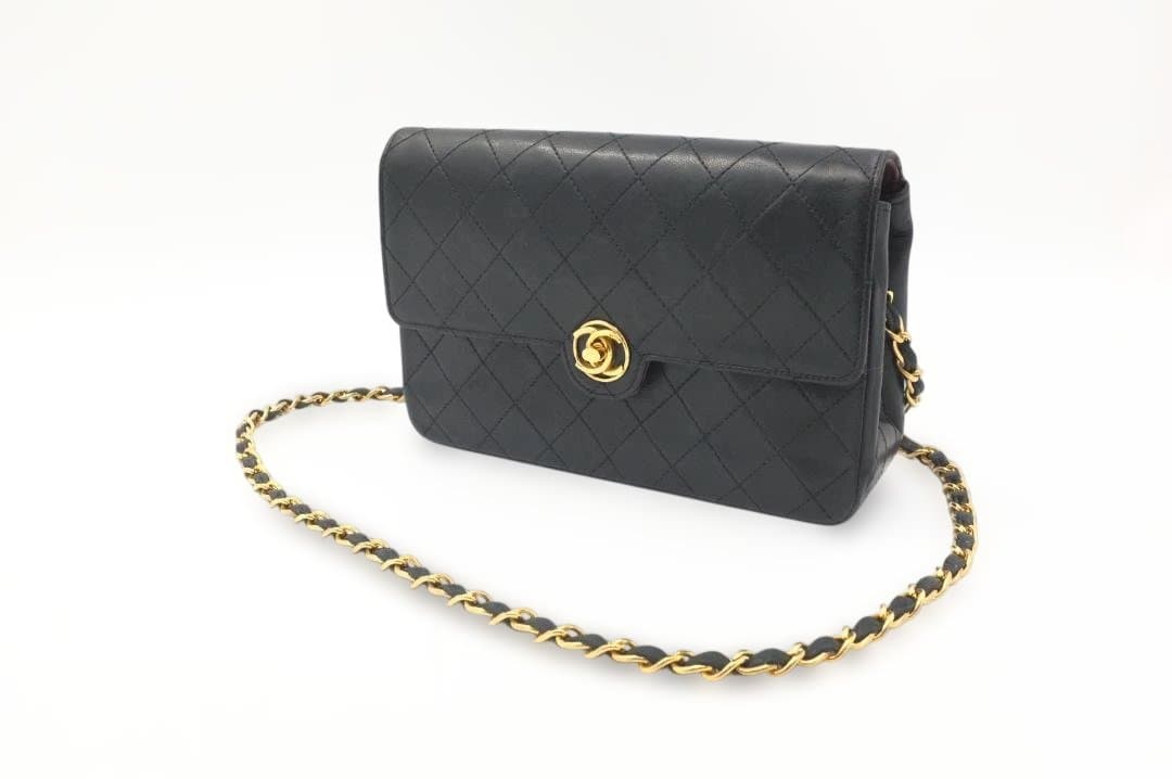 【大人気】シャネル　Chanel　ショルダーバッグ　黒　マトラッセ