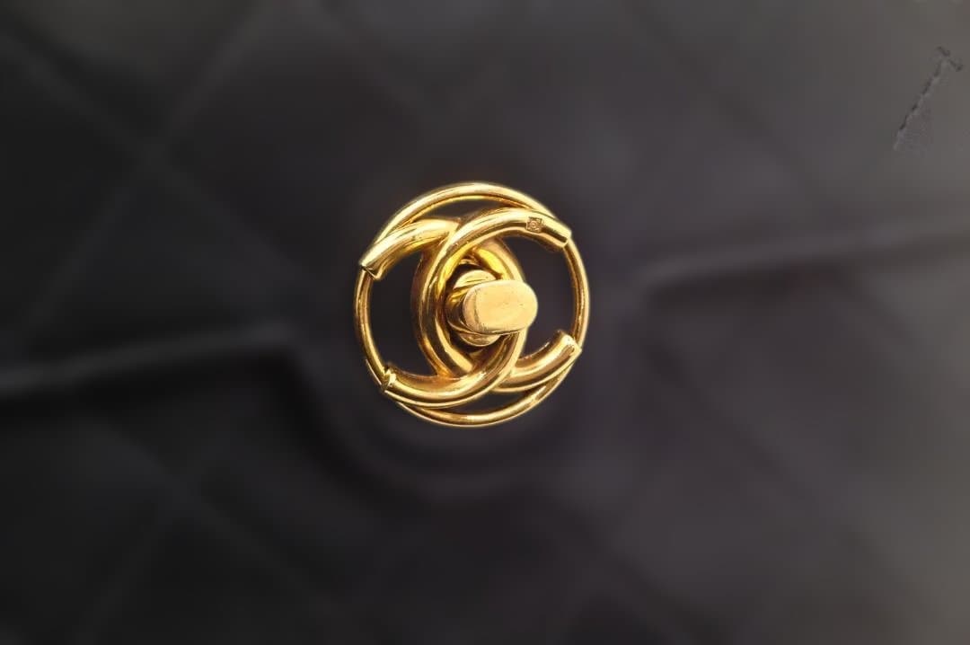 【大人気】シャネル　Chanel　ショルダーバッグ　黒　マトラッセ