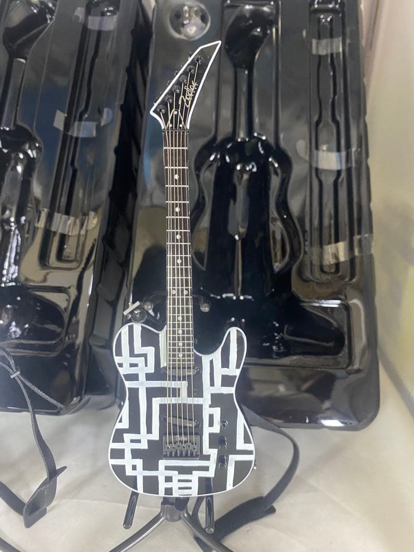 布袋寅泰 ギターフィギュアコレクション VOL.1