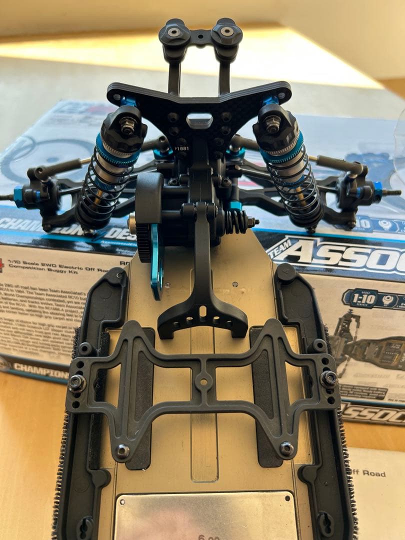 Associated RC10B6.4 アソシエイテッド　バギー