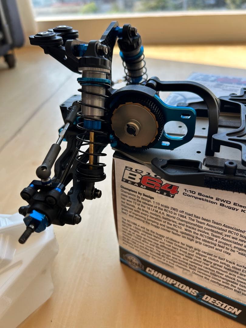 Associated RC10B6.4 アソシエイテッド　バギー