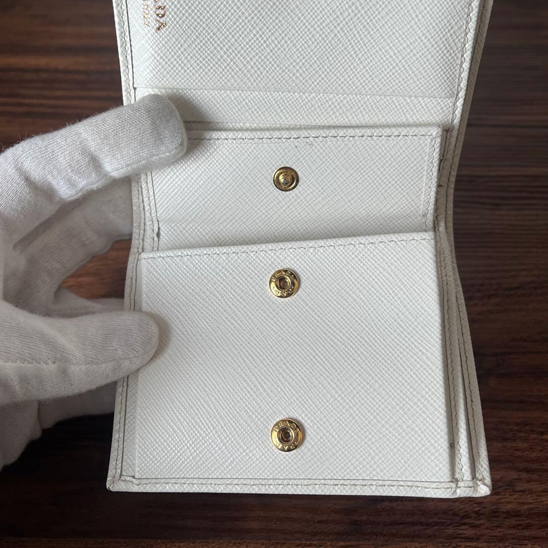 【美品！！】PRADA コンパクトウォレット 1MV021 三角ロゴ ホワイト