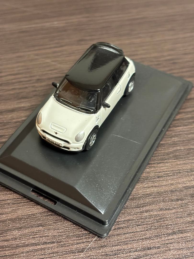 MINI COOPER ミニクーパー（ホワイト）ミニチュアカー
