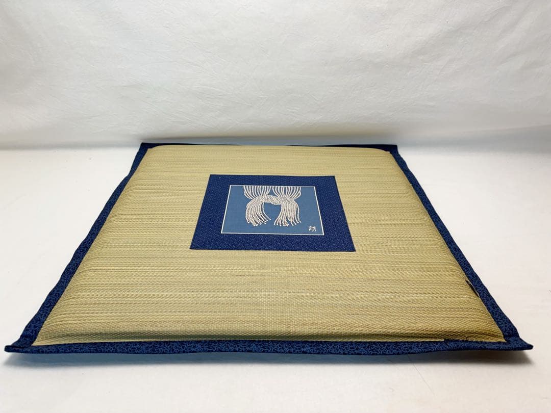 茶道具 人間国宝 芹沢銈介模様 作 イ草座布団 5客組 藍の香 縄のれん 紙箱