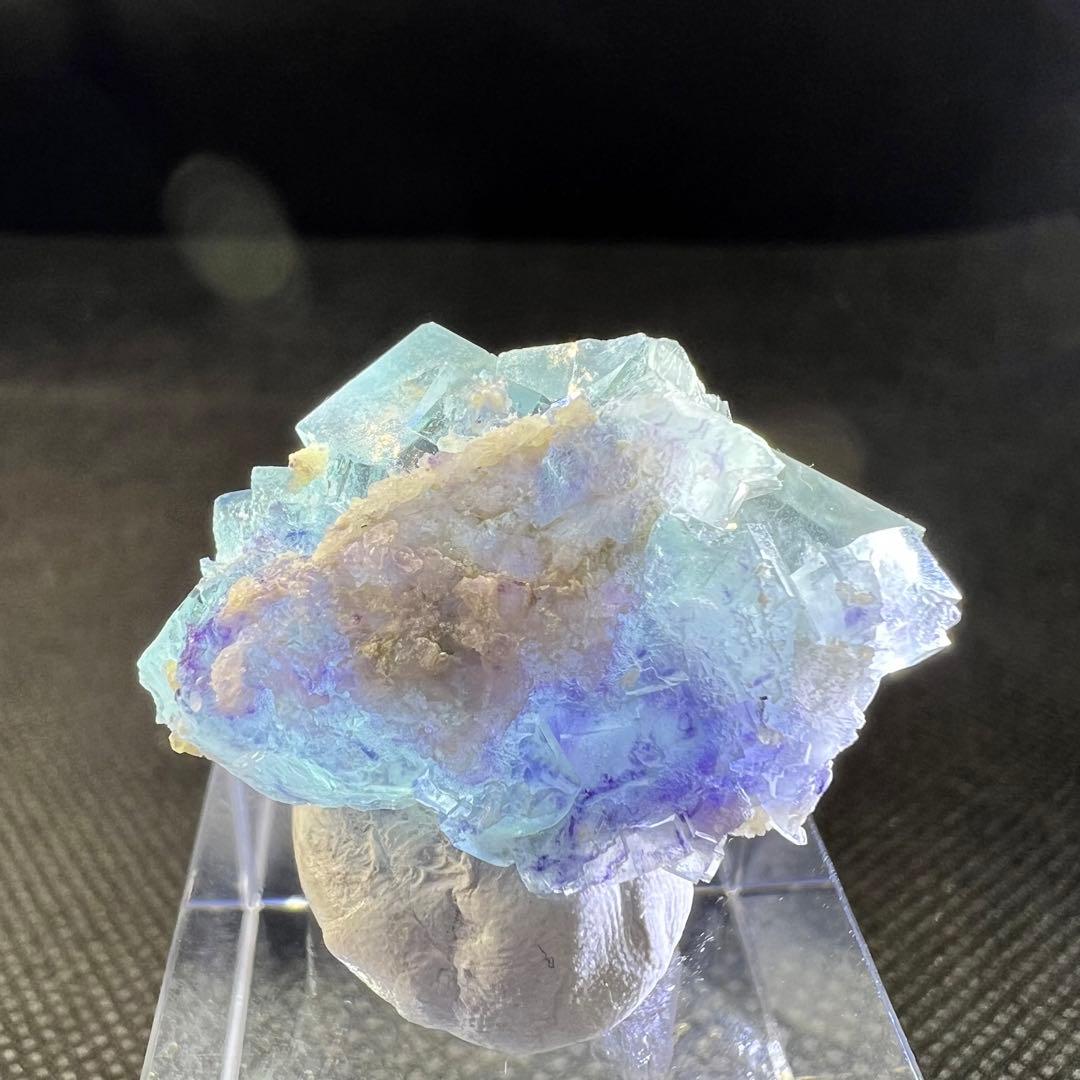 ヤオガンシャン産　ブルーパープルファントムフローライト　テリ、ツヤ抜群