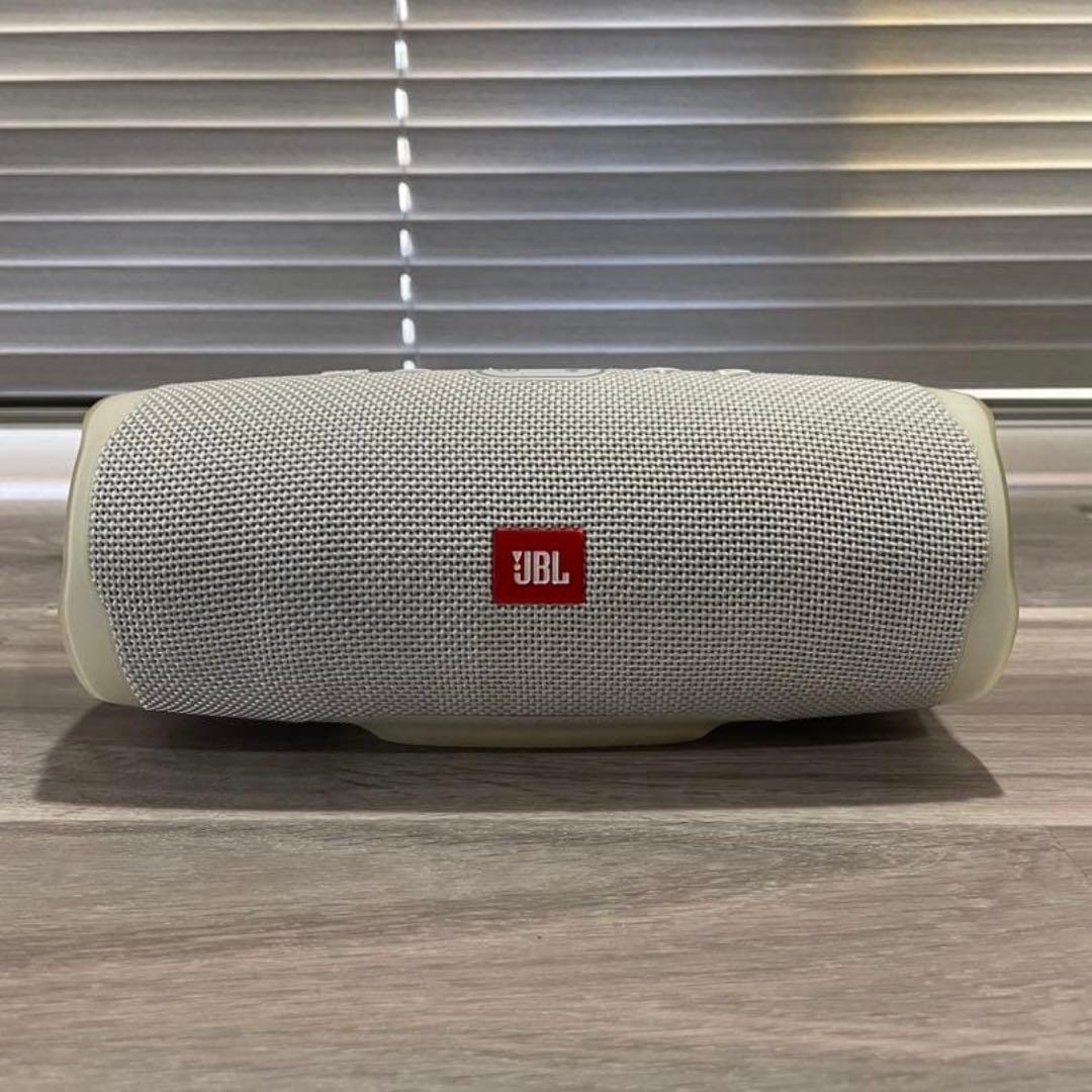 【美品】JBL charge4 ワイヤレススピーカー ホワイト