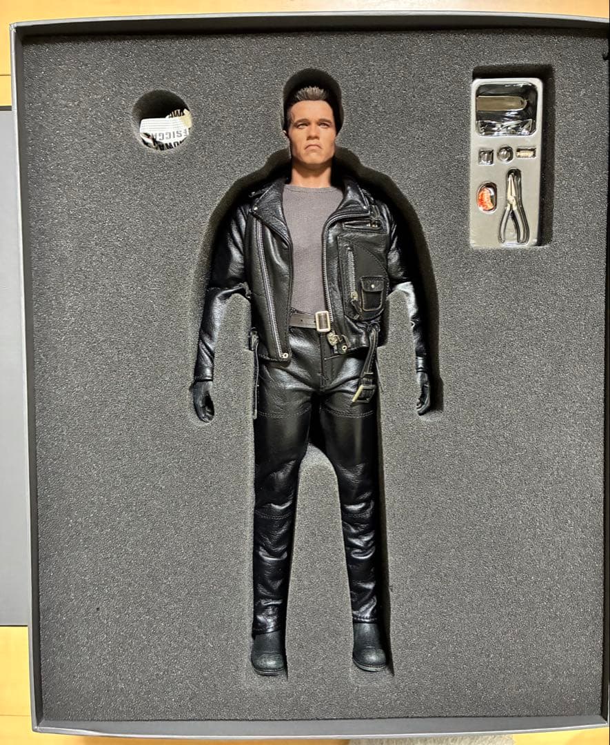 Hot Toysホットトイズ製 1/6 ターミネーター2 T-800DX版