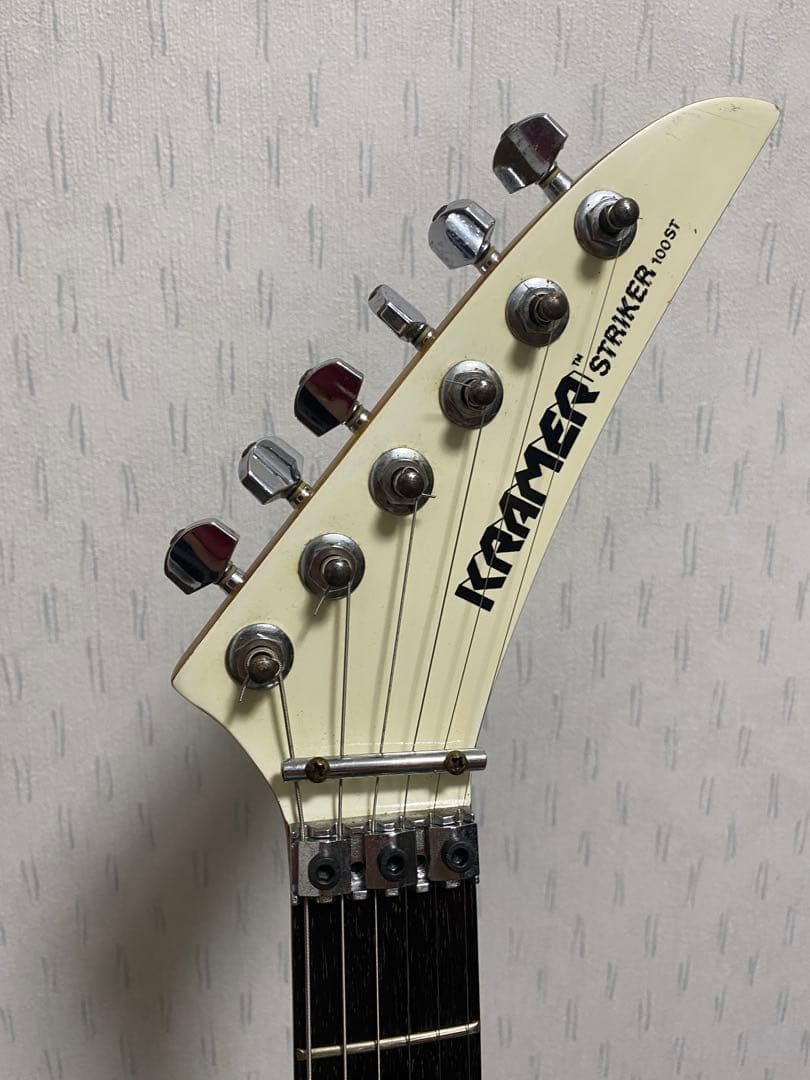 KRAMER STRIKER 100ST ホワイト エレキギター
