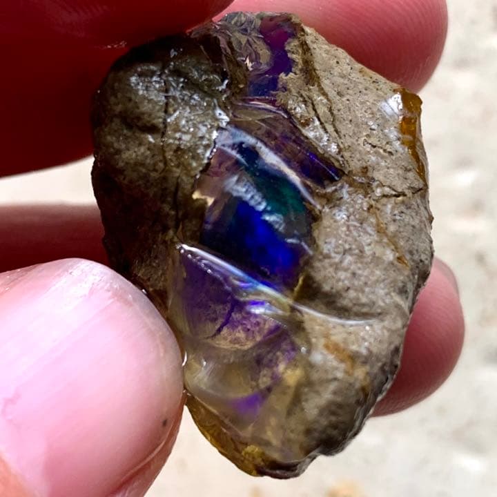 素朴で可愛いオパール原石56ct/鉱物標本