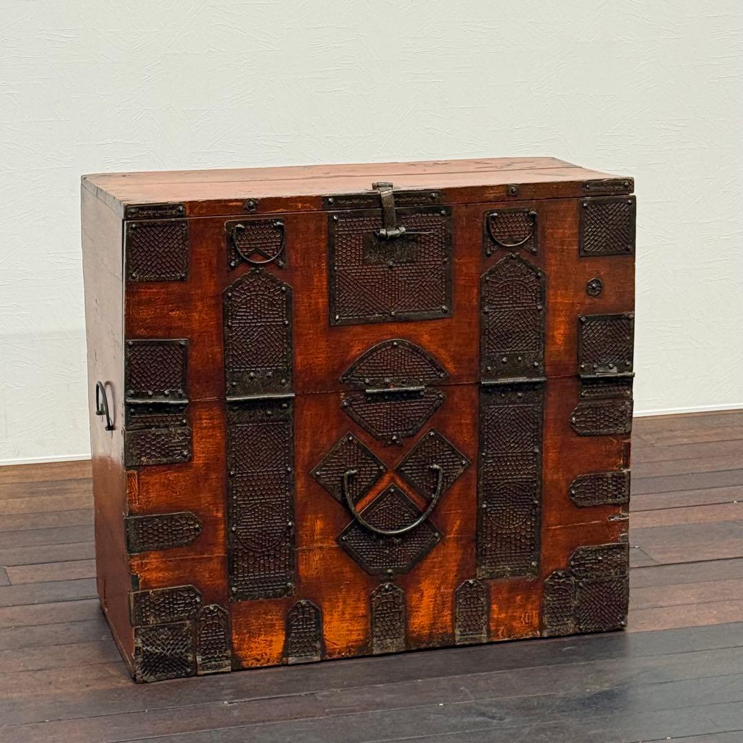 H110K71 朝鮮古民藝 李朝家具 杉無垢材 バンダジ 鍵付き