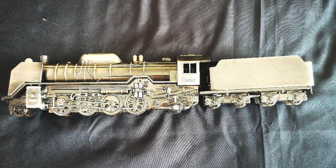 D51型蒸気機関車（1/60模型）デゴイチ（ケース付き）