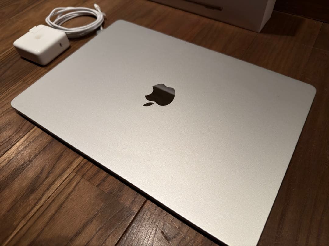 MacBook Air M3 15インチ メモリ16GB 512GB SSD